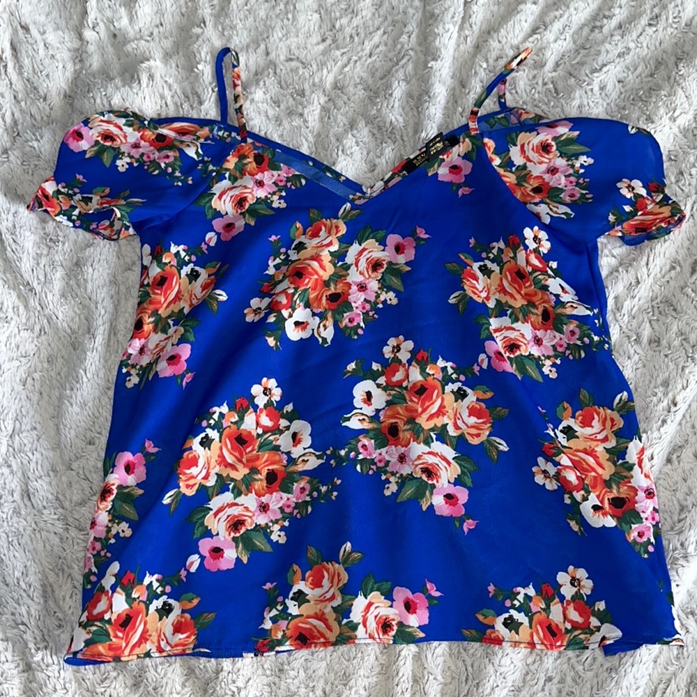 FLORAL TOP